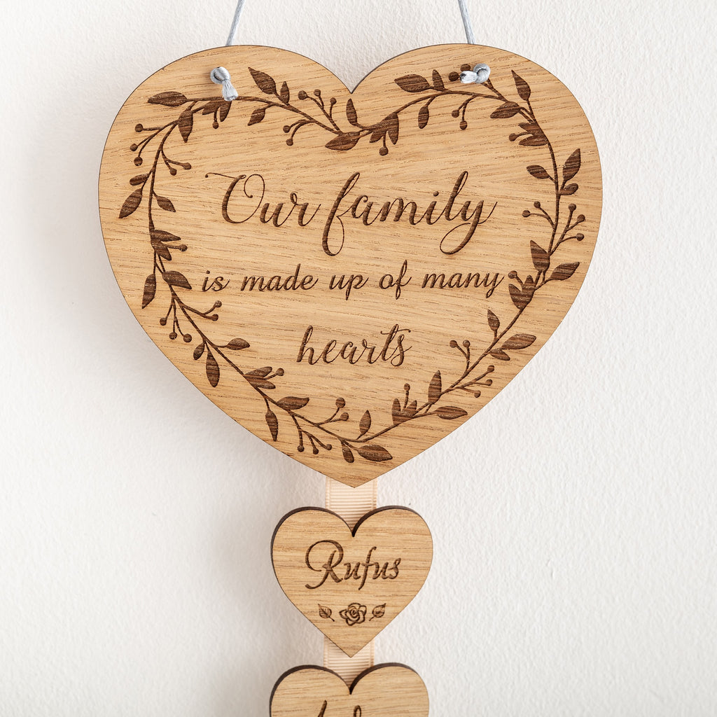 Hanging Wall Plaque 'Our family is made up of many hearts'